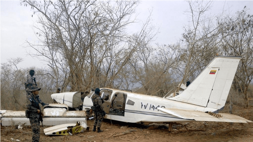Avión de contrabando de drogas de Venezuela incautado por las autoridades en Honduras en 2014.