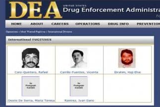 Imagen de la DEA al quitar la foto de Joaquín El Chapo Guzmán.