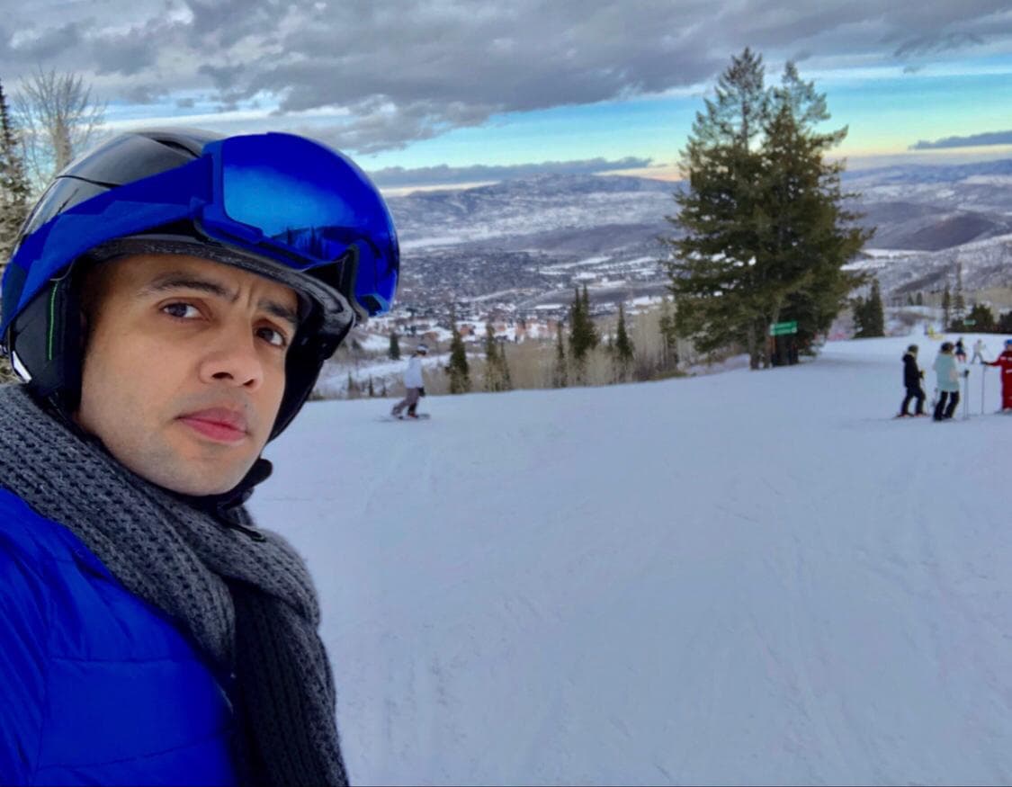 Nicolás, 40 años, Colombia. Tiene su propia empresa y disfruta de los deportes extremos.