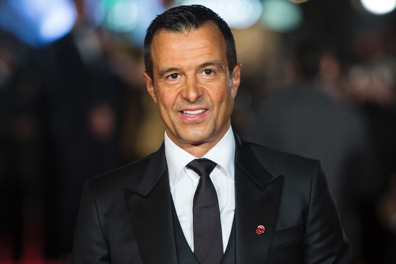 Jorge Mendes, el 'Rey Midas' de las transferencias del fútbol mundial que pondrá muchos nombres en el sonajero del próximo mercado de verano.