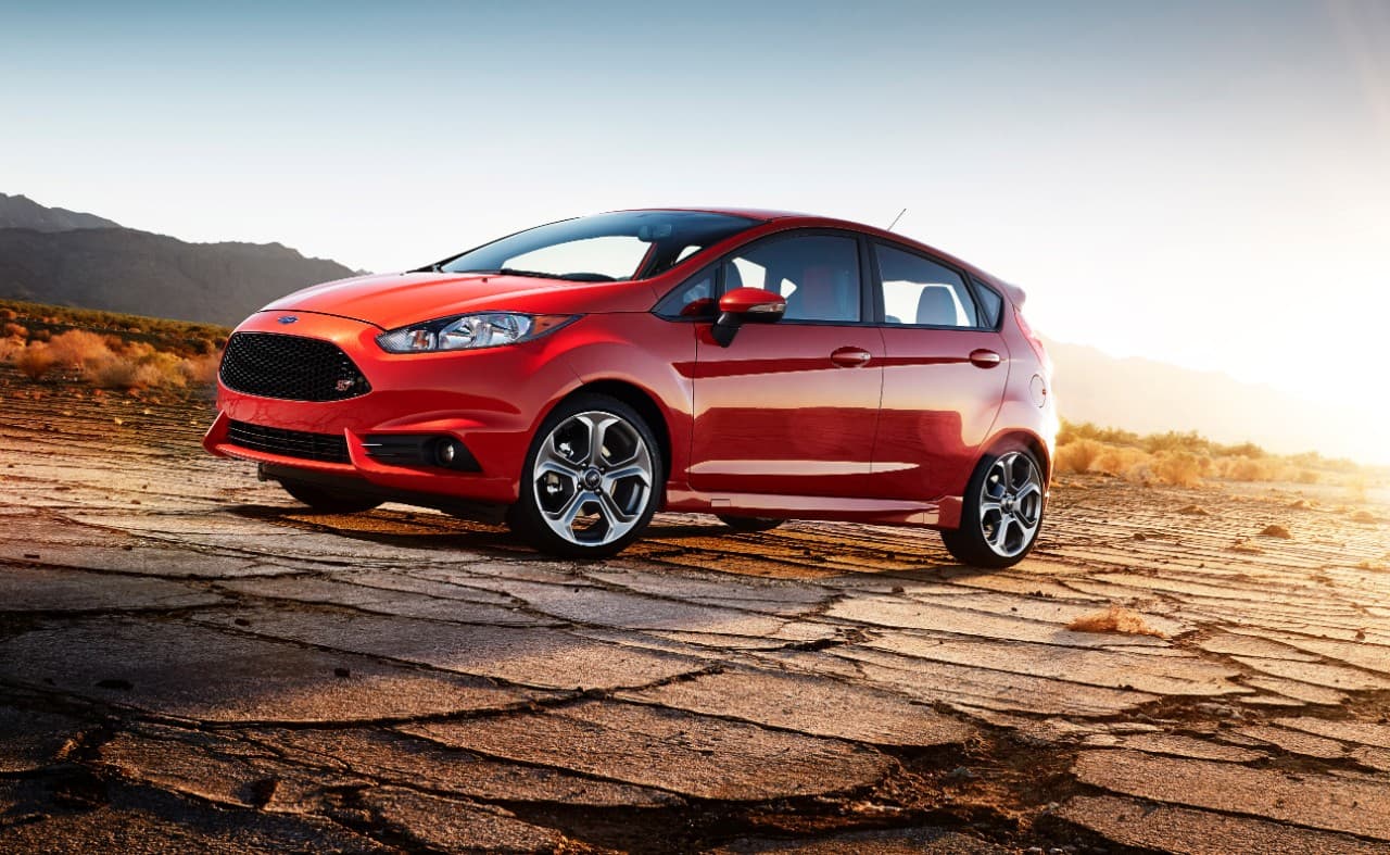 Ford Fiesta: Esta es la sexta vez en 7 años que KBB destaca al Ford Fiesta en su listado de modelos accesibles y también cools. Este producto de la marca del óvalo se vende desde los 14,090 dólares. Se puede optar por un motor EcoBoost de 1.0 litros, llegando a la edición deportiva Fiesta ST que dispone de un EcoBoost de 1.6 litros. Además, el sistema de Ford SYNC 3 se ofrece como estándar.