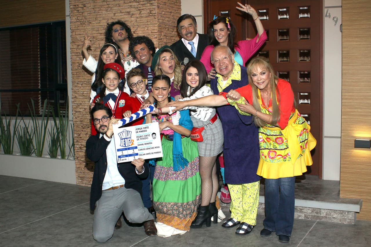 Elenco Una Familia de Diez