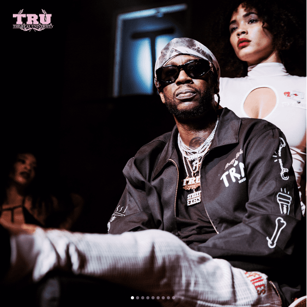 2 Chainz Continues Tour Despite Broken Leg 