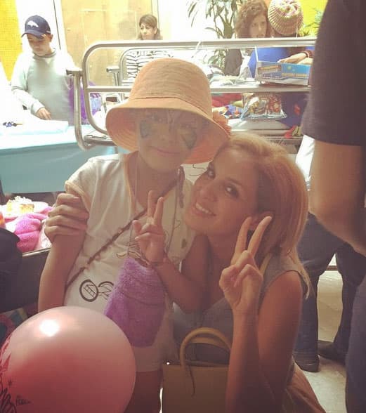 Visitando un hospital pediátrico. ¡Linda!