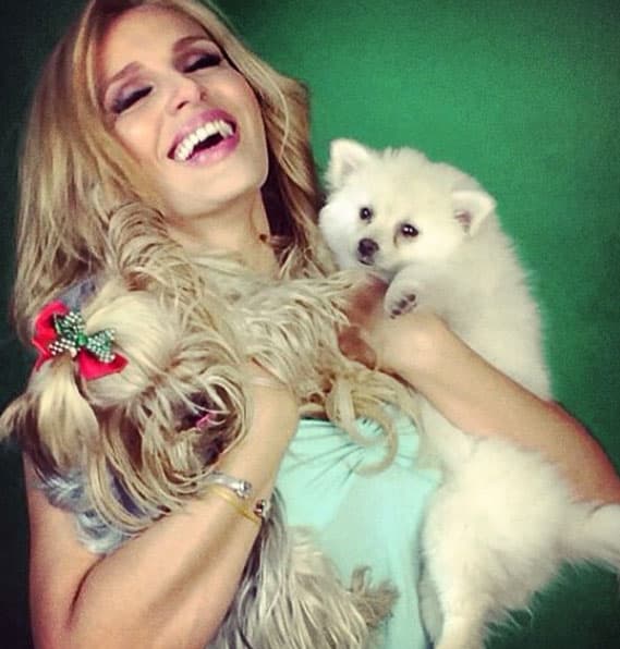 También, ¡adora a sus mascotas!