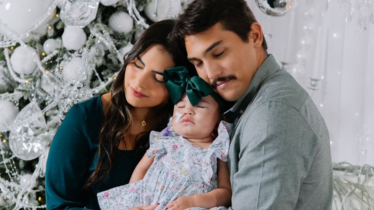 Un diagnóstico imposible: Amelia solo vivirá unos meses y sus papás atesoran su última Navidad