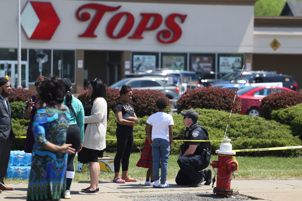 El presunto responsable del tiroteo en Buffalo había amenazado con atacar su escuela, afirma la policía