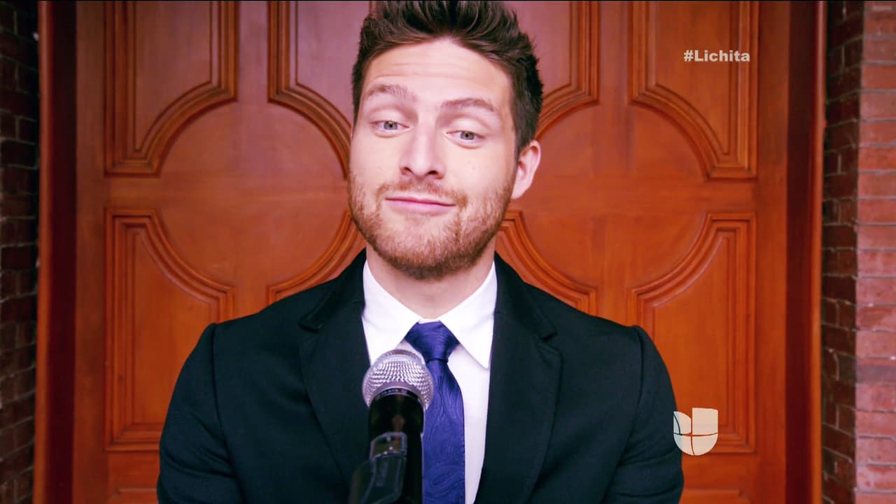 Alex se puso muy contento al verte muy nerviosa y huyendo de tu encuentro con los periodistas.