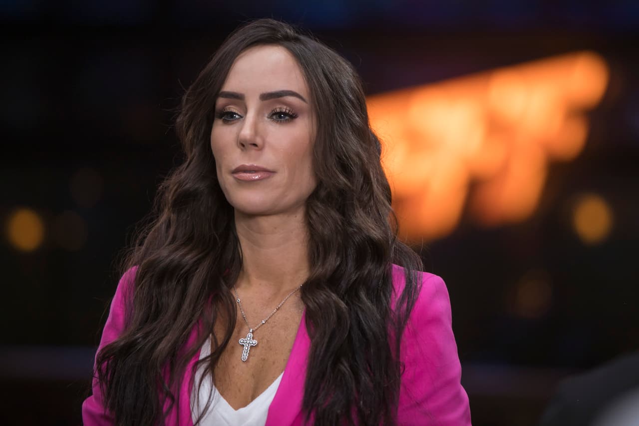 Inés Gómez Mont explicó por qué la vimos con skeatchers y no con tacones: "Hemos decidido que todos los looks serán casuales, porque necesitan ser cómodos. No es una show de moda y los protagonistas aquí son las familias, así que trataremos de estar presentables y cómodos al mismo tiempo", finalizó.