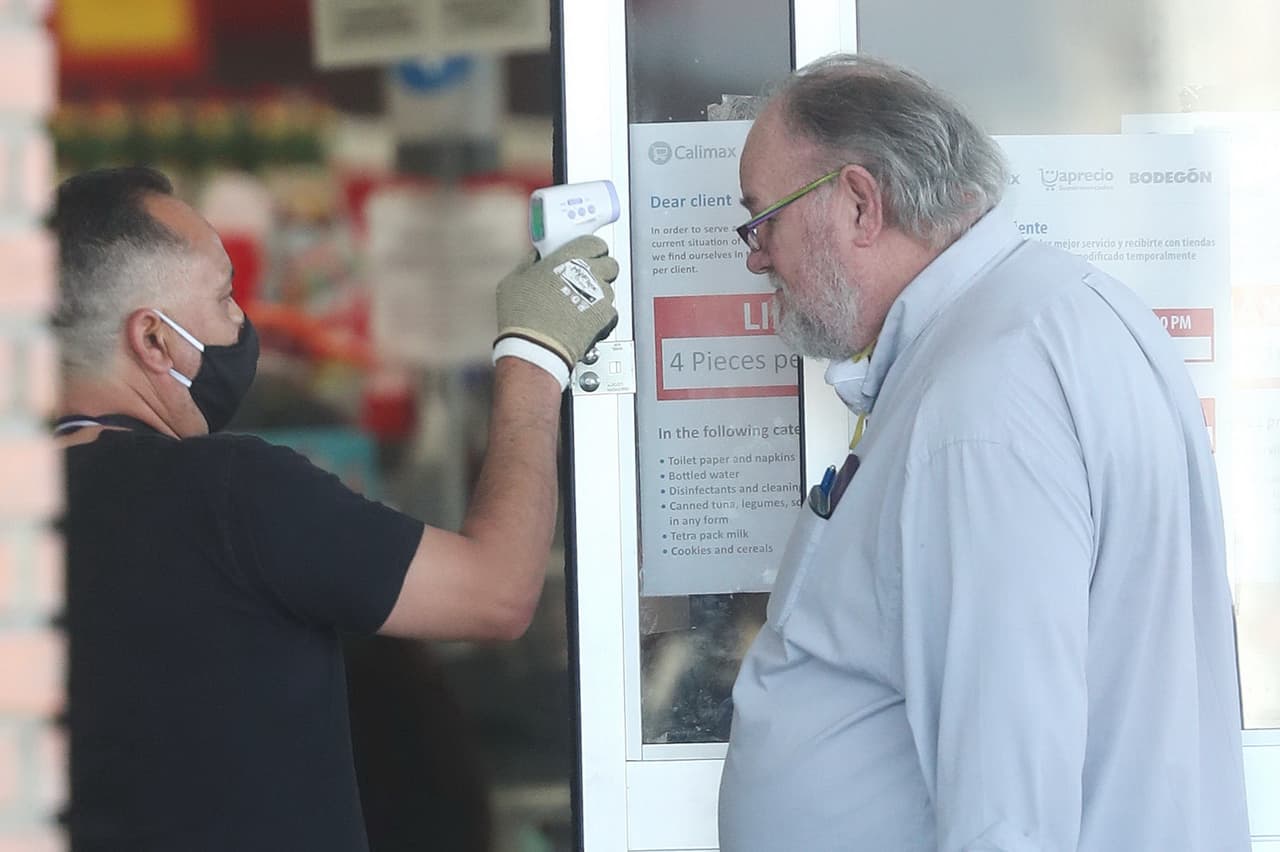 "Papá quiere morir como un hombre feliz. Ya ha tenido suficiente mierda", dijo sobre su progenitor, de 76 años. 
<br>