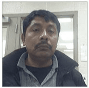 <h3 class="cms-H3-H3">Severiano Martínez Rojas </h3>
<br>
<br>Este fugitivo mexicano es acusado de tráfico sexual junto con otras familiares, luego de traer a varias mujeres desde México y Guatemala 
<a href="https://www.ice.gov/most-wanted/martinez-rojas-severiano" target="_blank">para obligarlas a prostituirse.</a>
<br>
<br>Se cree que Martínez regresó a México antes de la ejecución de la orden.