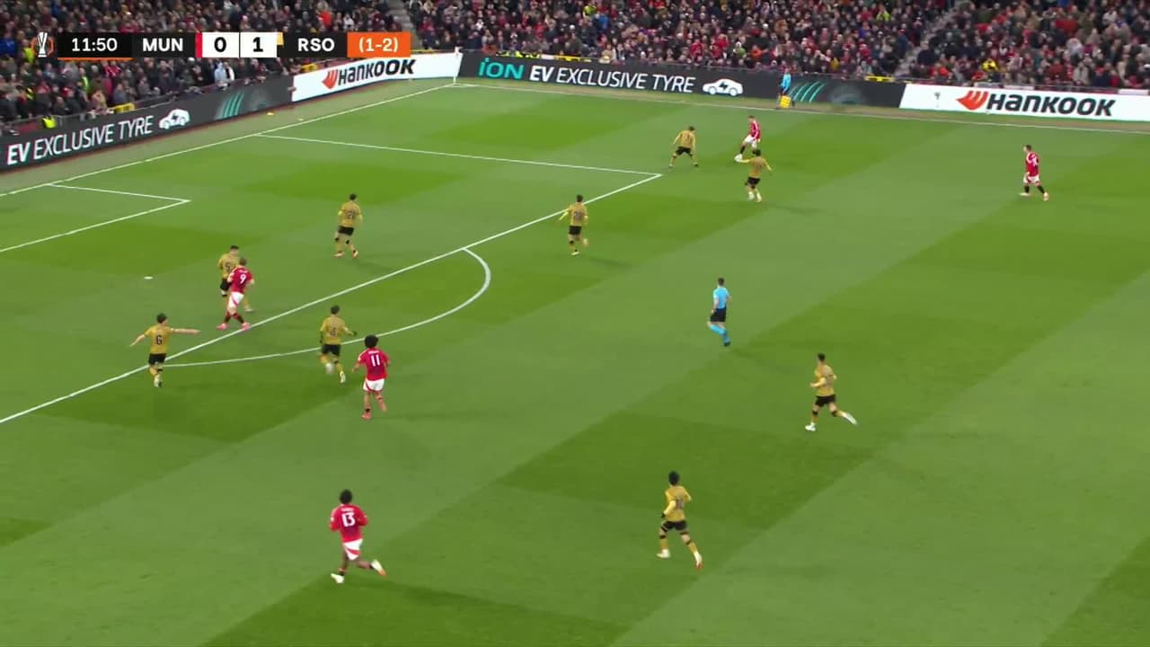 ¡TIRO ATAJADO! disparo por Alejandro Garnacho.