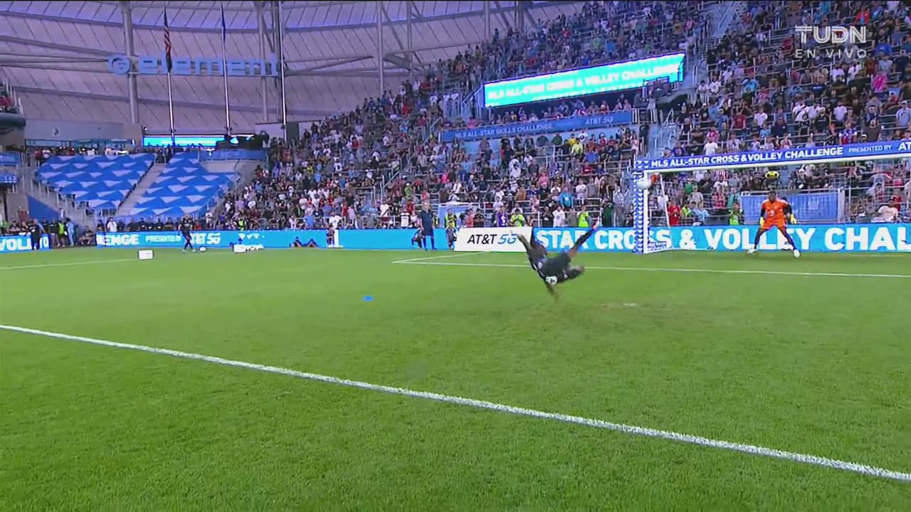 Cross & Volley | ¡A puras tijeras! Avilés mete en la pelea a la Liga MX