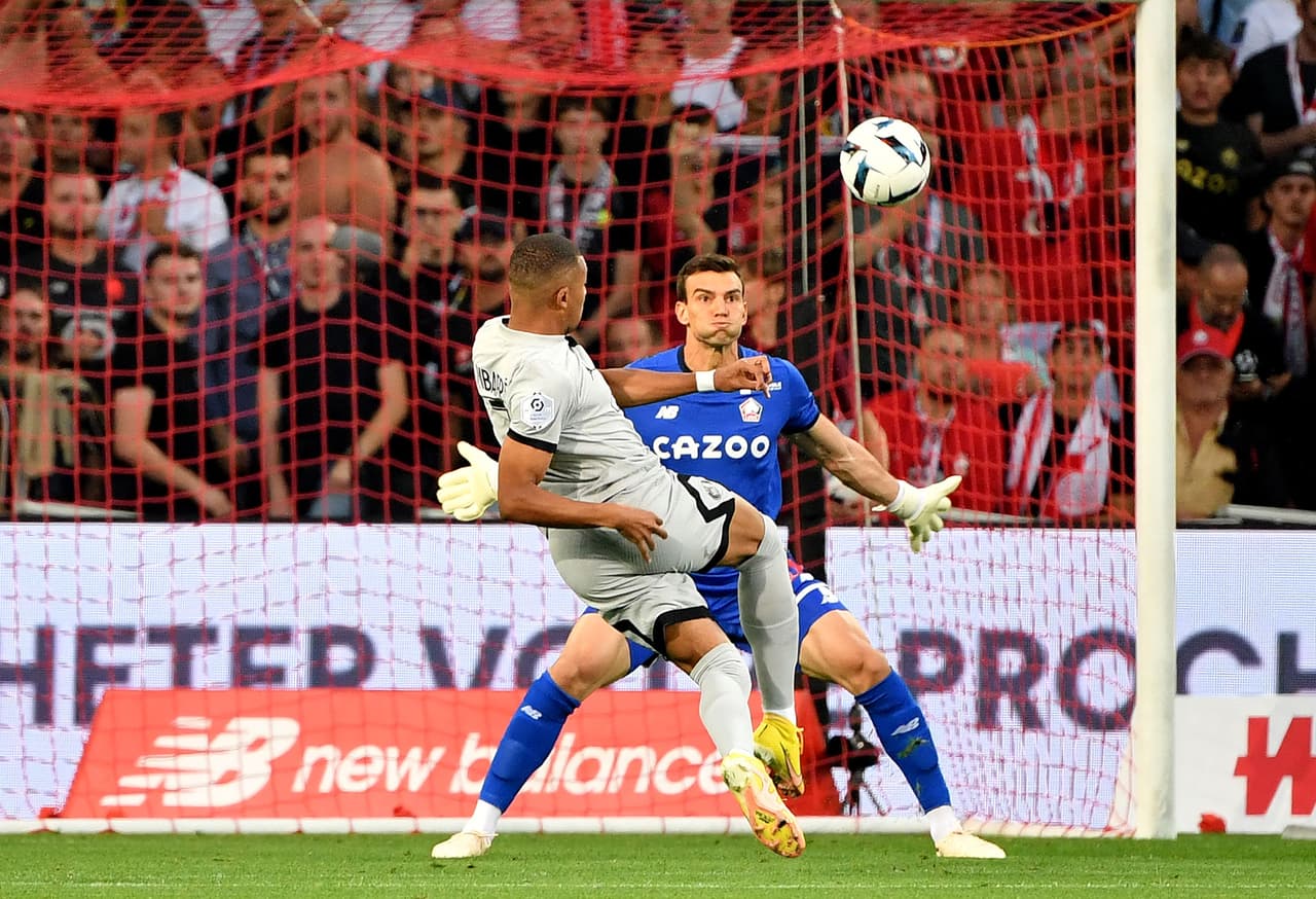 París Saint Germain se dio un festín de goles como vistante ante Lille y se afianzó como líder de la Ligue 1.