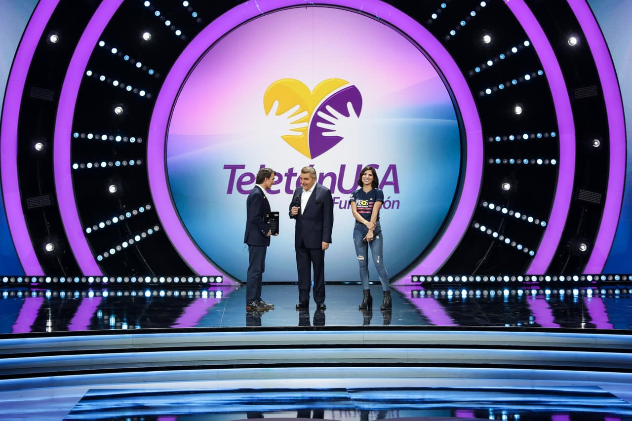 Por lo que este 22 de marzo, un poco después de las 11:00 pm (hora de Miami) y luego de presentar un video homenaje sobre la historia de cómo Don Francisco creó el primer Teletón en Chile y cómo fue evolucionando hasta ahora, el presentador por fin hizo su entrada.