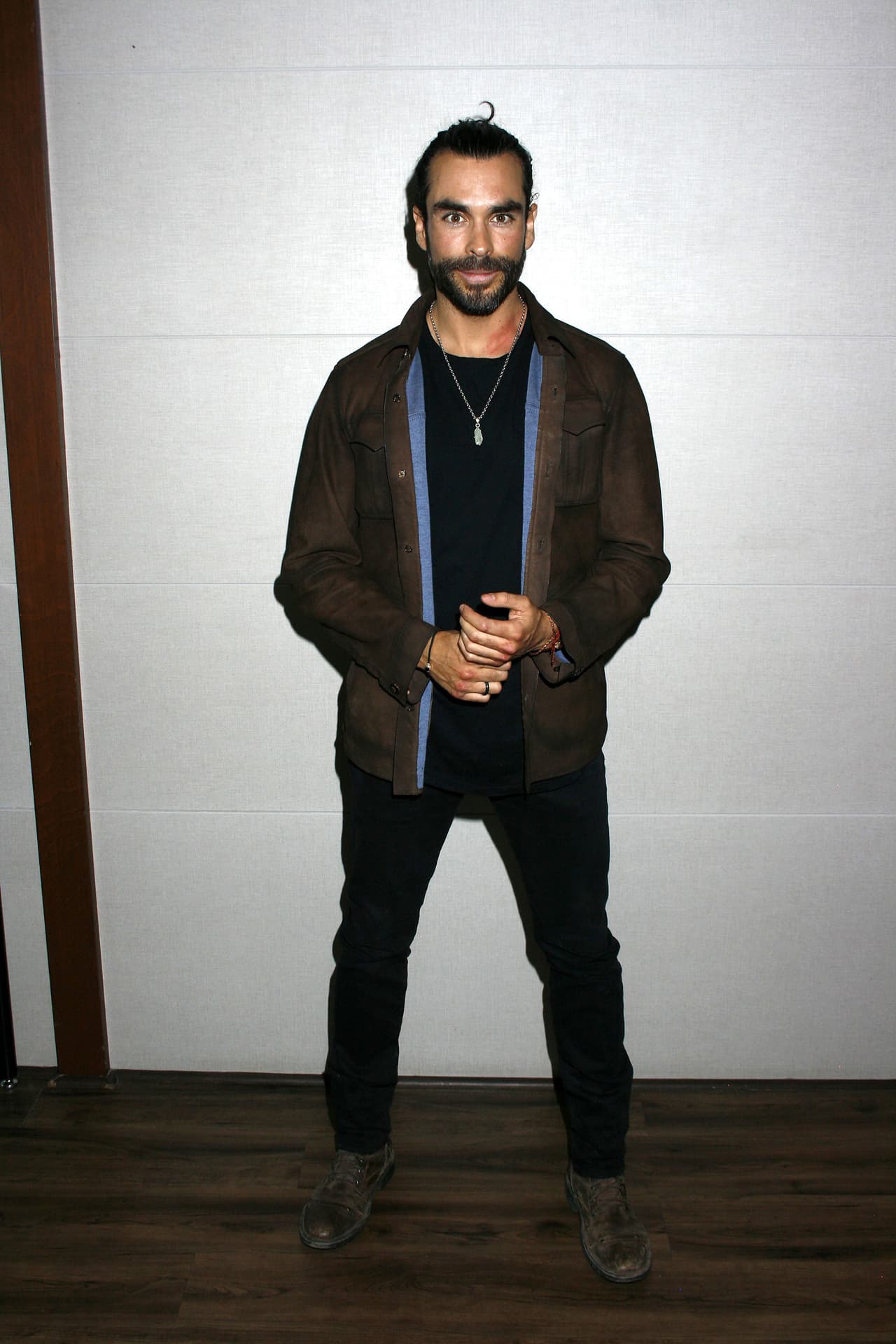 Gonzalo García Vivanco es el 
<a href="https://www.univision.com/famosos/conoce-a-los-actores-que-protagonizaran-el-remake-de-cuna-de-lobos-fotos" target="_blank">protagonista de la historia</a> y no podía faltar en el claquetazo.