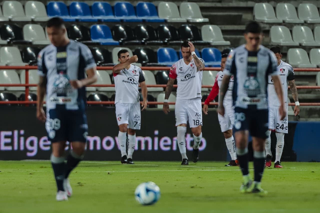 Con gol de Nacho Malcorra desde el punto penal, Atlas logra vencer a Pachuca 0-1 para romper una racha de 10 partidos sin ver la victoria.