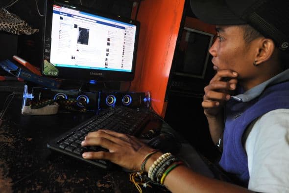 La tendencia a pedir códigos personales es más prevaleciente entre las agencias públicas, especialmente las policiales.