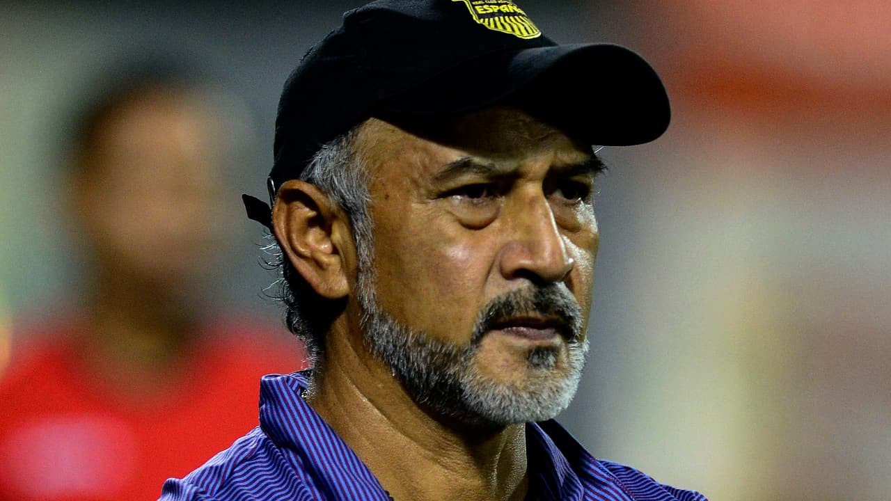 'Potro' Gutiérrez se esconde de afición tras cuarta derrota al hilo