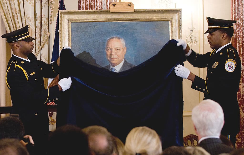 <b>Su retrato oficial del Departamento de Estado.</b> La pieza se dio a conocer en la Sala Benjamin Franklin del Departamento de Estado en Washington DC el 7 de diciembre de 2009.