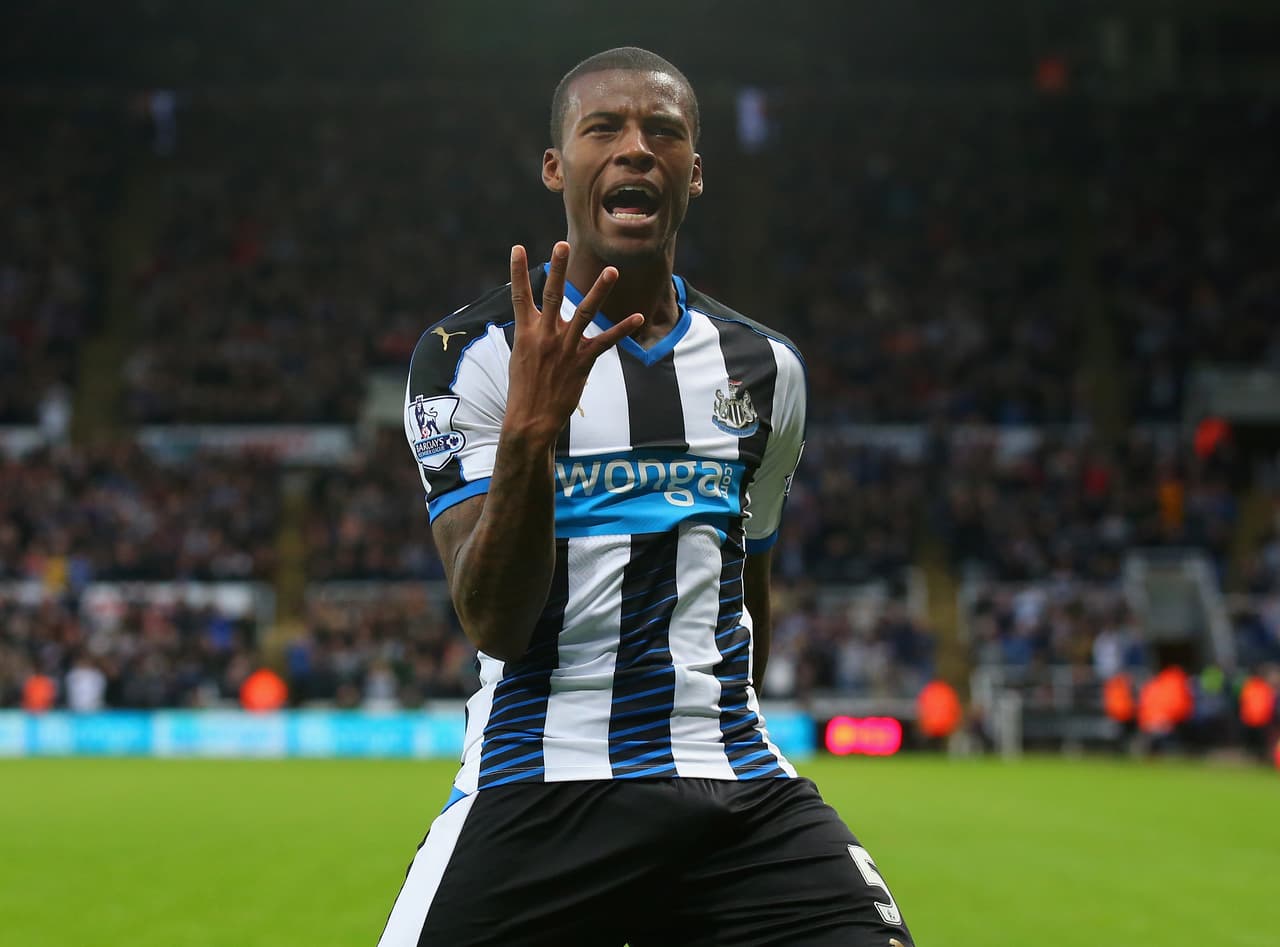 Newcastle logra su primer triunfo en la temporada con póquer de Wijnaldum 