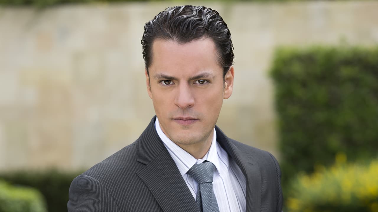 ¡Ahhh! Pero no todo será fácil y Pedro tendrá un rival en su propia familia. ¡Mike Biaggio le tendrá una envidia tremenda en su papel de Osvaldo Ángeles!