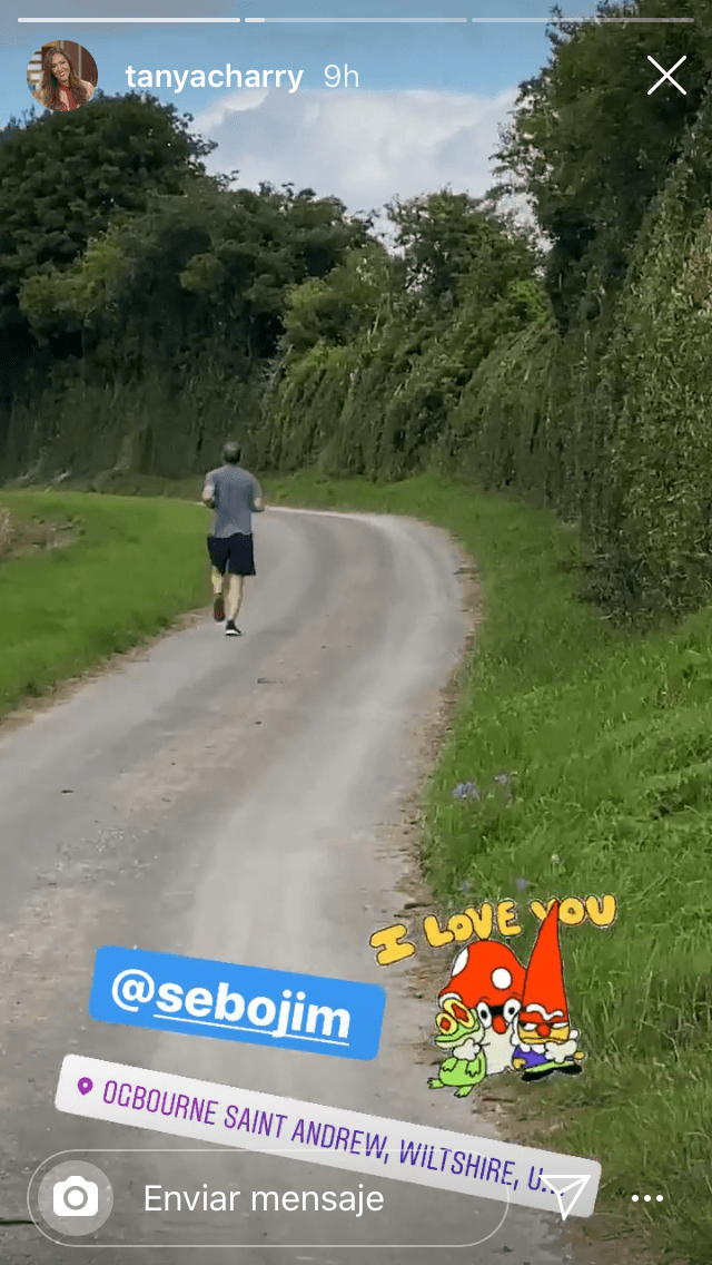 "
<b><a href="https://www.univision.com/shows/el-gordo-y-la-flaca/las-senales-que-tanya-charry-dio-de-que-habia-conseguido-principe-azul-antes-que-lo-presentara-publicamente-fotos" target="_blank">Aquí vive parte de la familia de Sebastián</a></b>. Queda a hora y media de Londres. Se respira naturaleza", agregó la noche del miércoles 29 de julio.
<br>