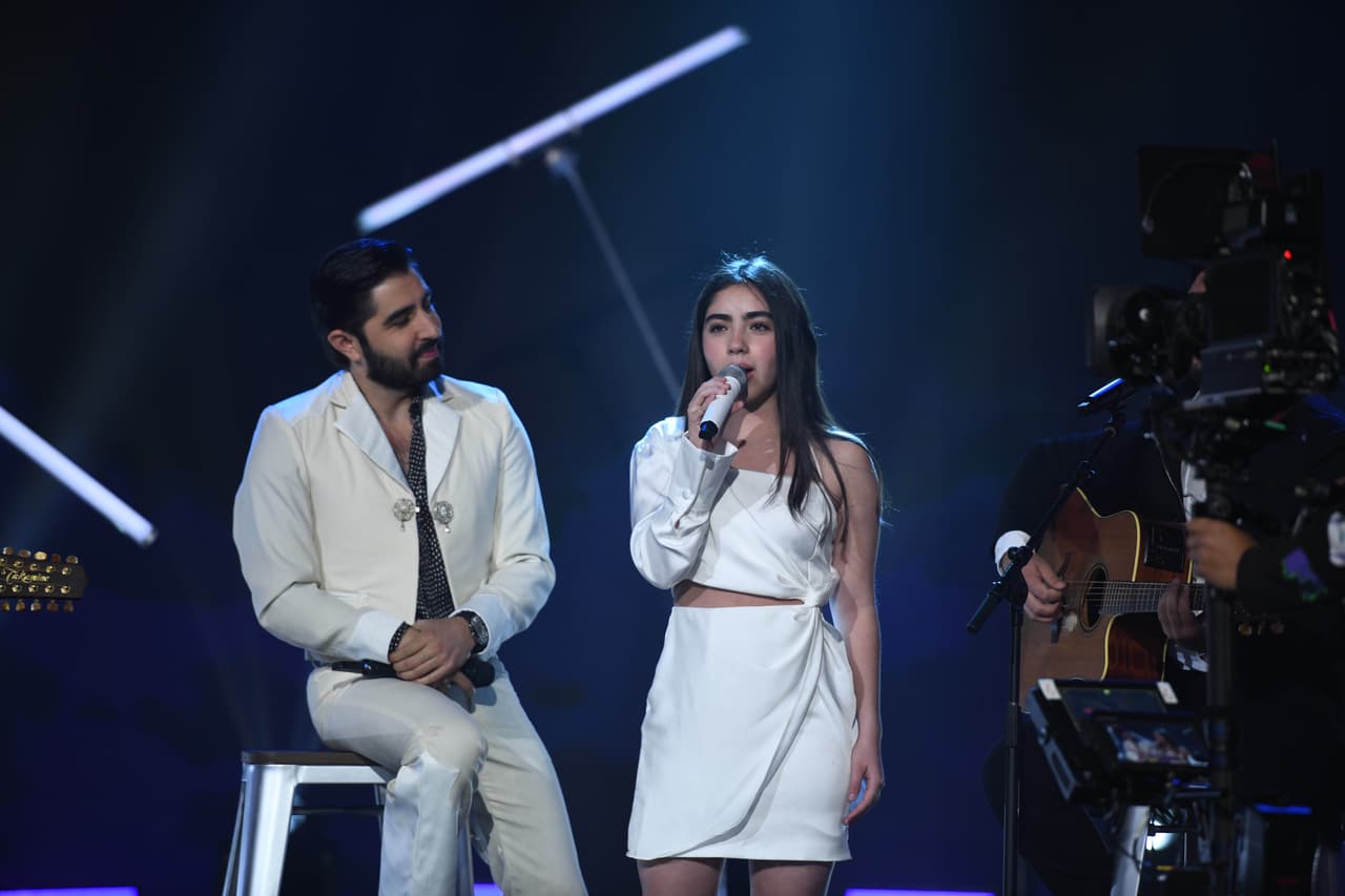 Junto a su sobrina Luisa Sofía, el cantante interpretó la canción ' La Mejor Versión de Mí'.