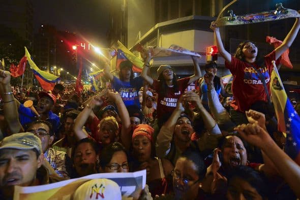 "Hago un llamado a todos a que aportemos lo mejor de cada quien para que, con nuestras diferencias, con nuestros conflictos, pongamos por encima el interés de nuestra patria y contribuyamos a fortalecer cada día más Venezuela", indicó.