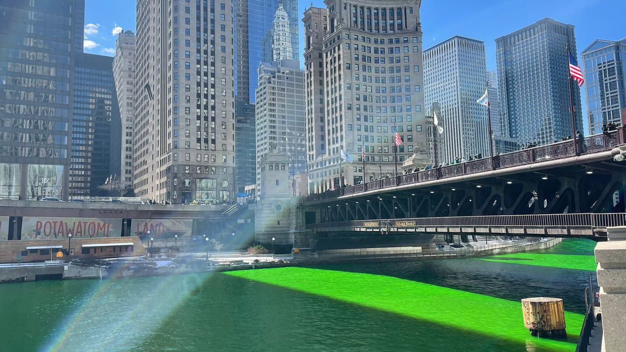 Este año, no sólo regresaron los festejos multitudinarios, sino que no fue requerida de forma obligatoria la mascarilla ni la prueba de vacunación.