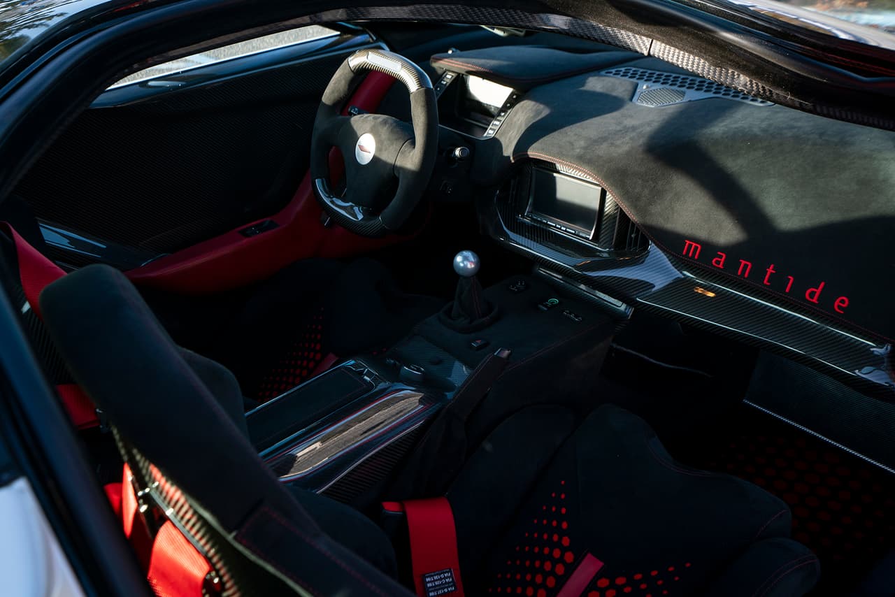 Y con aproximadamente 10,000 millas recorridas, además de un diseño que hasta el día de hoy se mantiene vigente, no cabe duda de que serán muchos los interesados en llevárselo a casa.