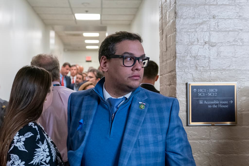 A George Santos no le salen los números y da por sentado que lo van a expulsar de la Cámara de Representantes