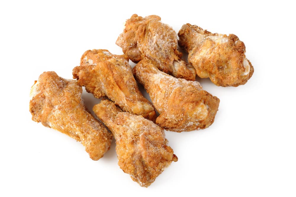 El pollo y pavo pueden aguantar aproximadamente de 9 a 12 meses y las salchichas un máximo de 2 meses.