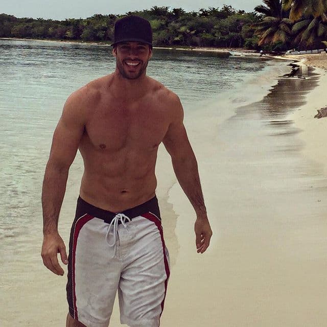 "My #mcm #thatsmiletho ❤️ #drvibes", con lo que indica que sigue cautivada por el cubano y su sonrisa como en el primer día de su romance.