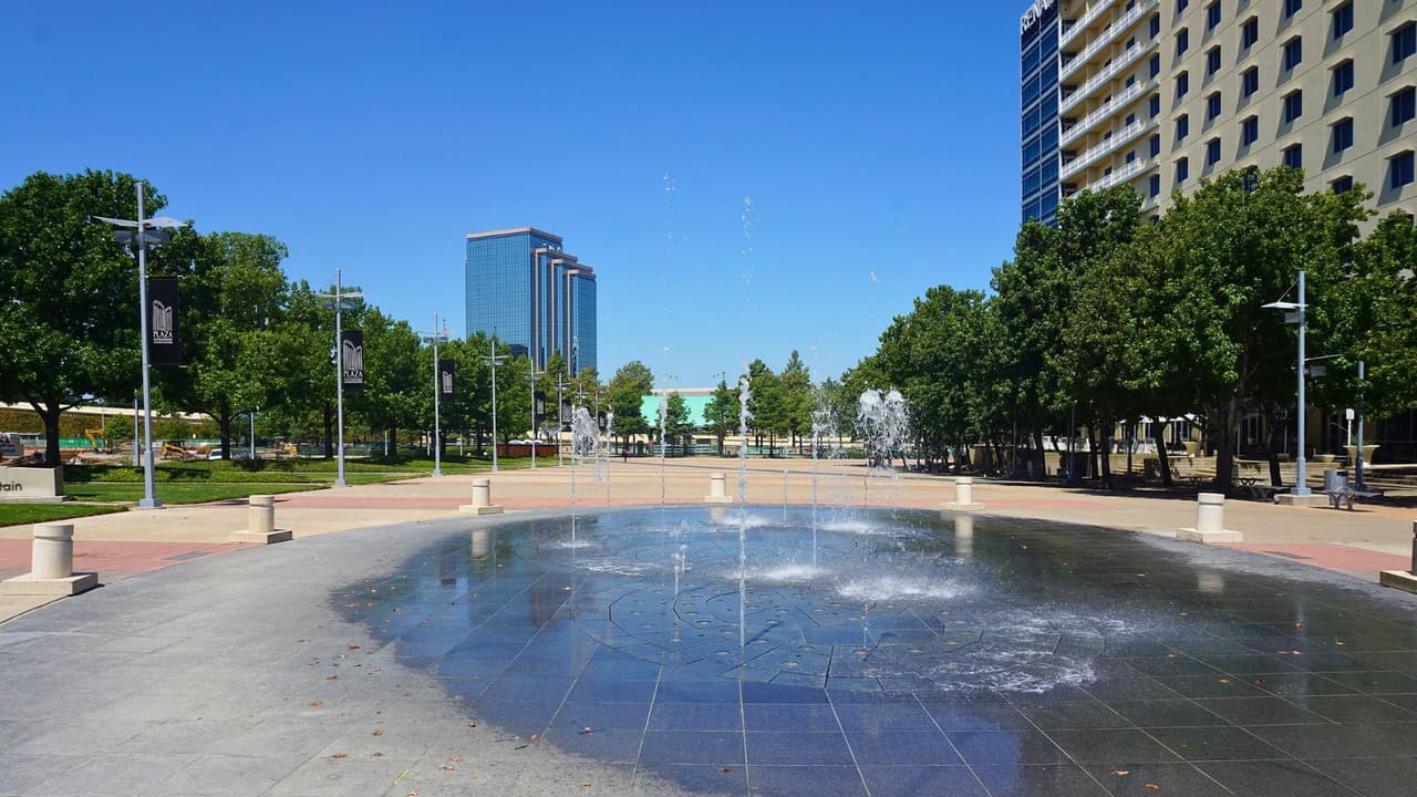 <h3 class="cms-H3-H3">Richardson: Datos en proceso </h3>
<br>La ciudad de Richardson también sigue esperando la publicación de los resultados oficiales. Se anticipa que la participación fue más baja que en años anteriores. Hasta la tarde de este domingo,
<b>Amir Omar sumaba el 54.51% de los votos, seguido por Bob Dubey y el 41.53%. </b>
<br>📍 Lo que podemos hacer: asegurarnos de estar inscritos para próximas elecciones locales.