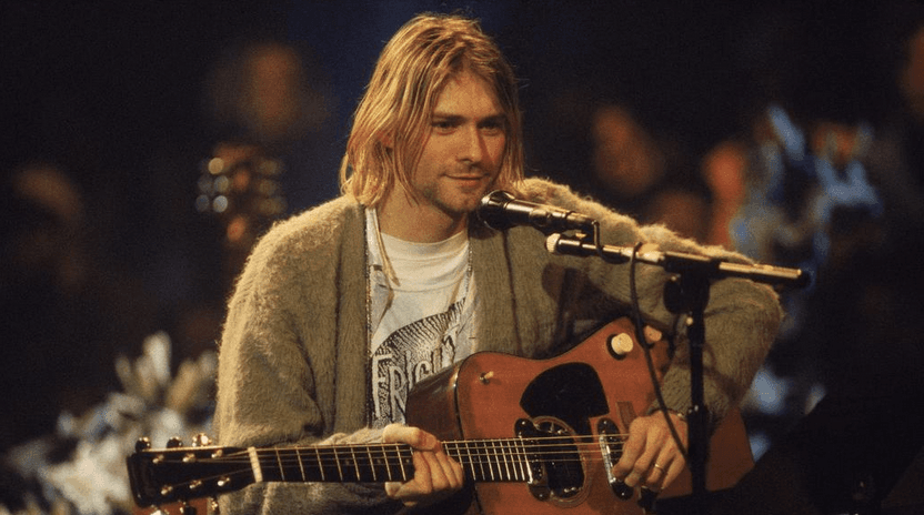Kurt Cobain, quien fuera fundador de Nirvana, sufría depresión al igual que varios miembros de su familia, por lo que el 5 de abril de 1994 decidió poner fin a su vida. “Por favor, Courtney, sigue adelante por Frances, por su vida que será mucho mejor sin mí”, se puede leer en un fragmento de su carta suicida.