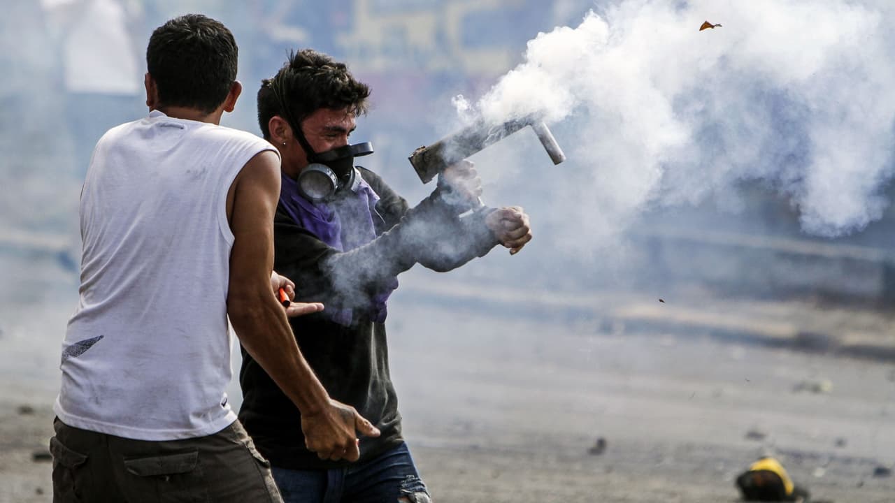 Ortega da marcha atrás a las reformas, pero las protestas y la represión siguen en Nicaragua