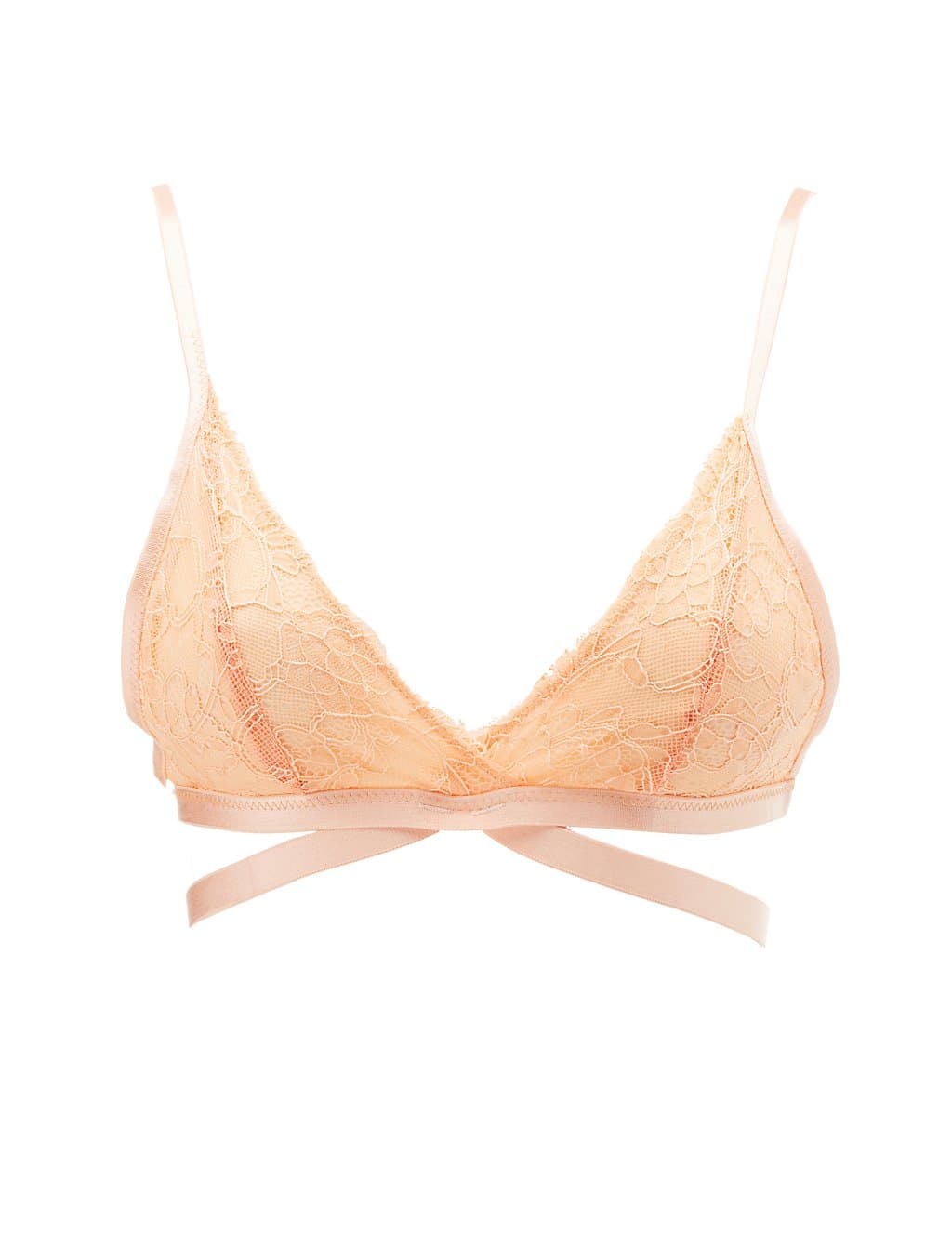 Muchos 
<i>bralettes</i> traen correas para que ajustes el soporte inferior que además puedes aprovechar para crear interesantes amarres en la espalda. (
<a href="http://charlotterusso.com/" target="_blank">charlotterusso.com</a>)