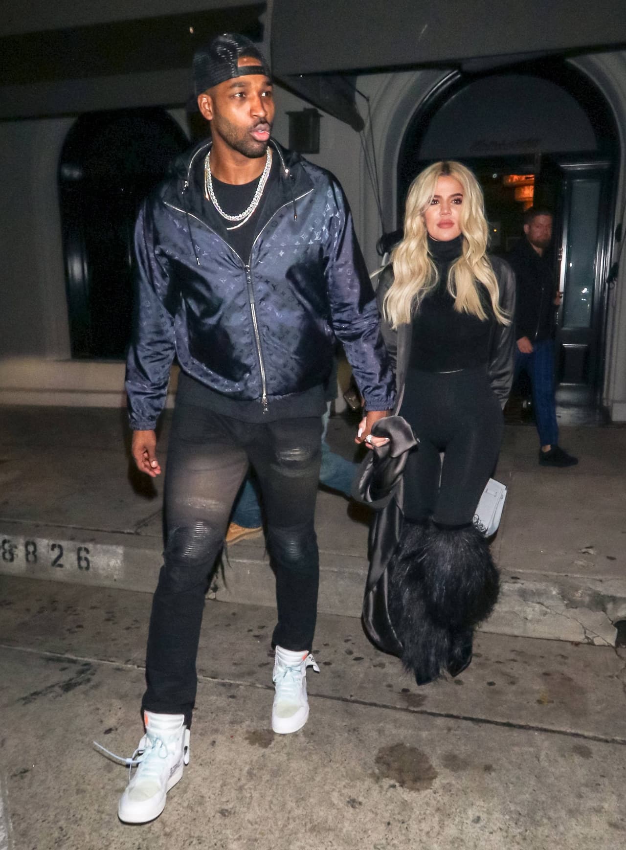 Tristan Thompson está dispuesto a todo por defender 
<b><a href="https://www.univision.com/temas/khloe-kardashian" target="_blank">su relación con Khloé Kardashian</a></b> y amenaza con acciones legales en contra de Sydney Chase para lograrlo. 
<br>