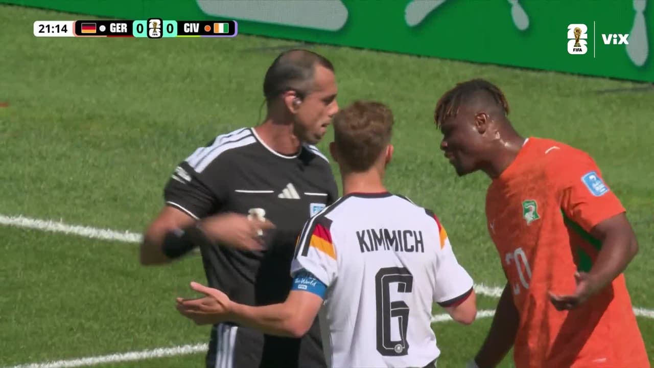 ¡Polémica en el área! Alemania se queda sin gol por falta al arquero
