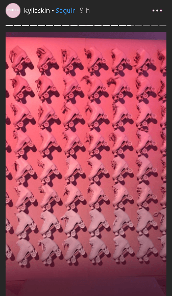 La fiesta incluyó una 
<b>pista de patinaje</b> donde los invitados también pudieron dar vuelo a sus habilidades deportivas.