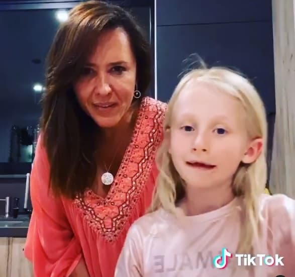 Además de Instagram, en TikTok también están presentes. Aquí vemos a la hija del productor Sebastián Jiménez, jugándole una broma a Tanya.