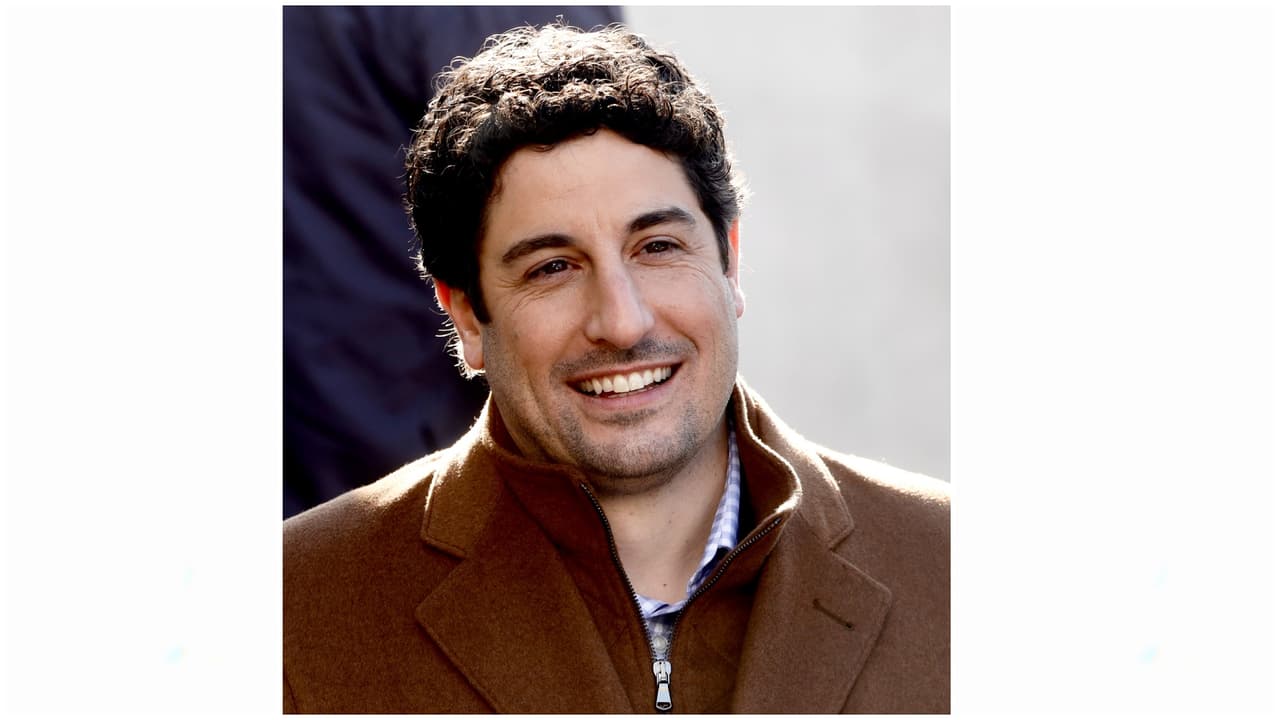 Jason Biggs, la estrella de American Pie, fue el encargado de este personaje durante toda la serie. En el 2017 fue Jason Biggs en 'Angry Angel' y un año después tuvo el papel de Mr. Spines en 'Dear Dictator'. En el 2020 apareció en dos episodios de 'Law & Order: Special Victims Unit'.