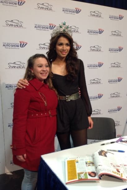 Marisela regresó a casa feliz de haber tenido la oportunidad de asistir al auto show en Washington y sentir el calor de su gente. La reina se divirtió tomándose fotos con sus admiradores y repartiendo autógrafos.