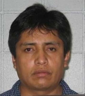 <h3 class="cms-H3-H3">Maico Encarnacion López</h3>
<br>
<br>Este prófugo, de 47 años, es buscado por su participación en el asesinato de una mujer, con la que tenía una relación y compartía dos hijos, el 11 de septiembre de 2011, un día antes de que el cuerpo de la víctima fuera descubierto en una residencia de Arvin, California. 
<br>
<br>La agencia cree que López, quien tiene vínculos con ciertas comunidades en California, así como en México, escapó de la zona con sus hijos. 
<br>
<br>El FBI ofrece una recompensa de hasta 10,000 dólares por cualquier información que lleve a su arresto. 
<br>
<br>
<br> 
<br>
<br>