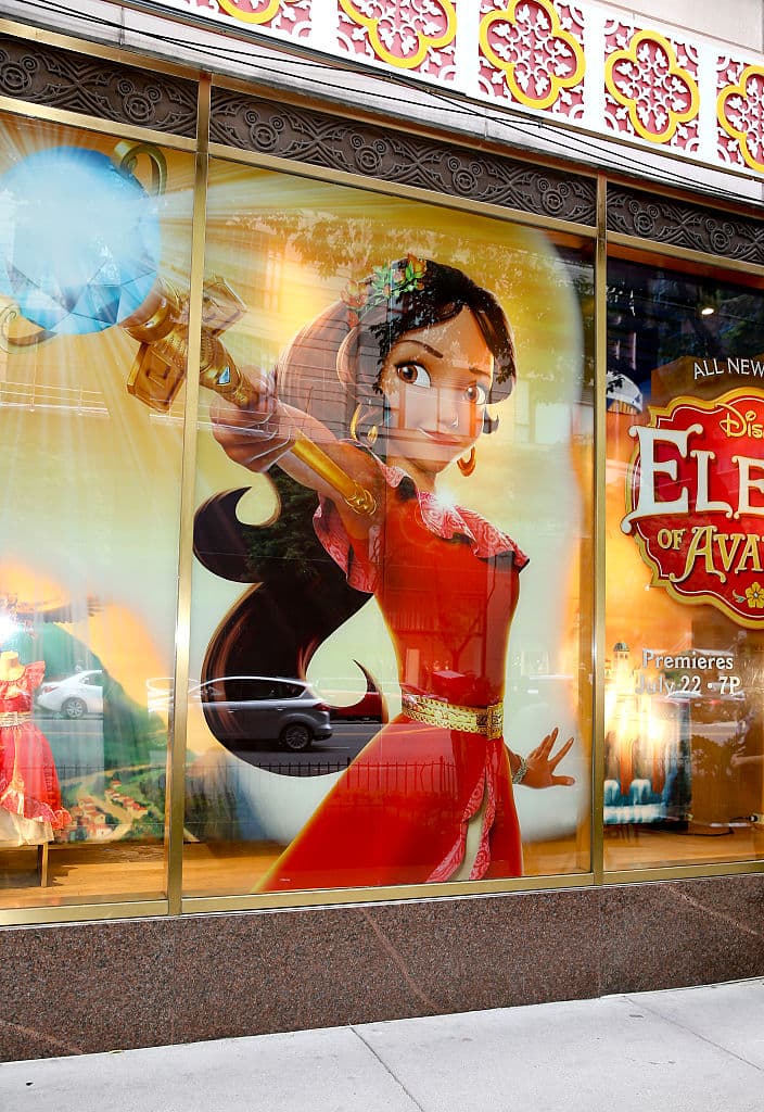 Disney continúa demostrando que es una compañía inclusiva, el pasado 17 de septiembre anunció que en diciembre próximo aparecerá la primera princesa judía latina en un capítulo de la serie animada 'Elena of Avalor'.
<br>