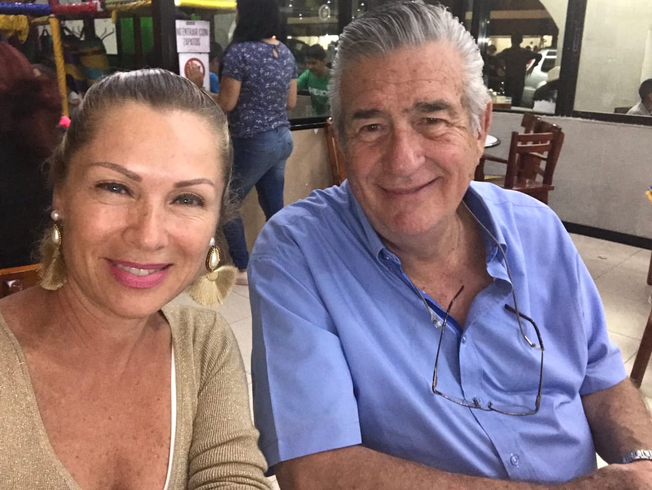 El 3 de febrero, Leticia Calderón informó el fallecimiento de su padre, Mario Calderón. “Con el corazón destrozado les comparto que mi maestro, mi amigo ya no llegará a su casa. Decidió reunirse con sus papás y dejarnos con un gran vacío. Te vamos a extrañar mucho papito”, escribió en su cuenta de Twitter.