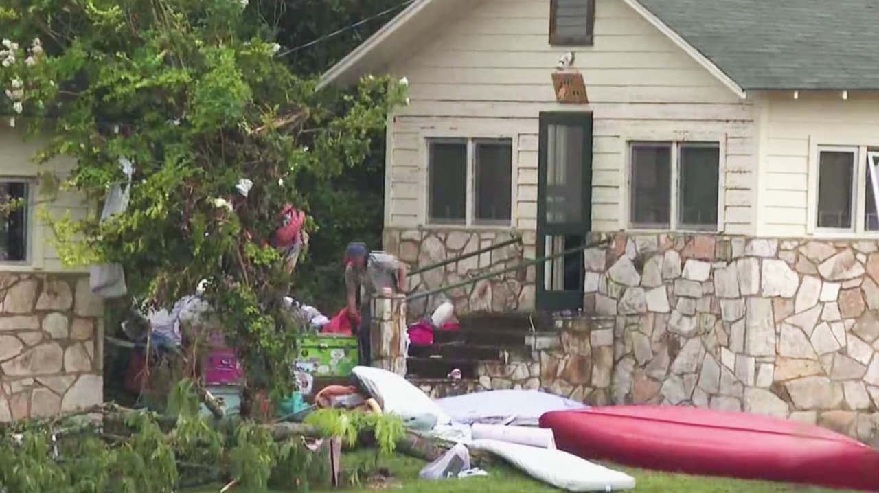 Legisladores de Texas visitan el campamento Mystic a más de nueve meses de la tragedia