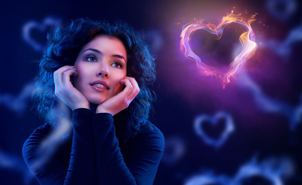 Entre los sueños más comunes y que con mayor frecuencia causan inquietud entre hombres y mujeres por igual están los relacionados con la vida sexual, el amor, las relaciones entre parejas, el erotismo en general.