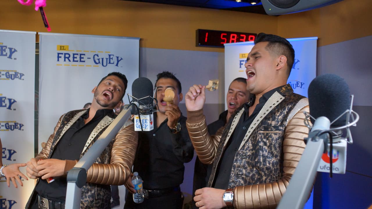 Banda Los Recoditos nos presentó en primicia su nuevo disco 'Los Gustos Que Me Doy' y armaron tremendo relajo con La Bronca, El Tambochi y El Compa Ivan.